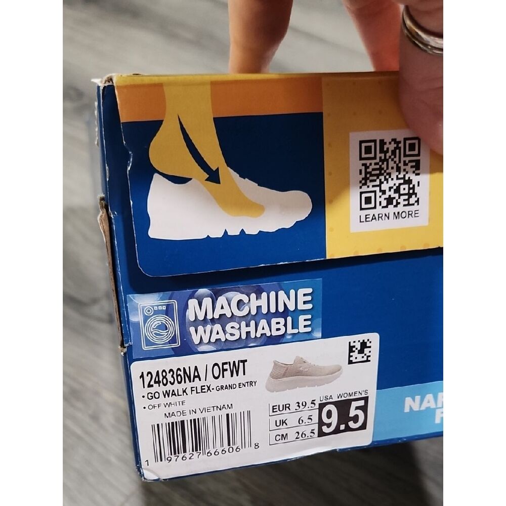 NIB Sketchers Go Walk Slip In Sneakers - Picture 3 of 10